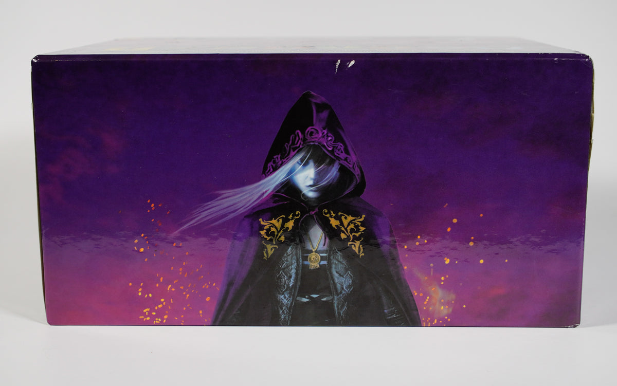 Illustrated artwork panel on the 2018 Throne of Glass hardcover collector box