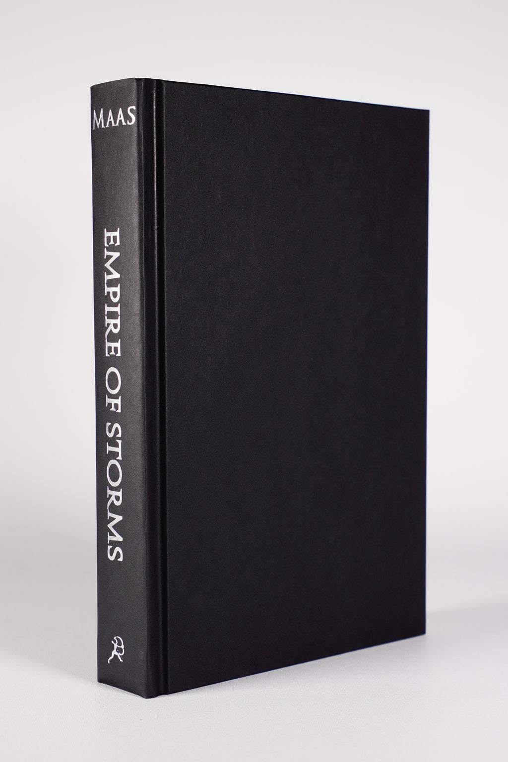 Empire of Storms naked hardcover beneath the dust jacket from the 2018 Throne of Glass box set