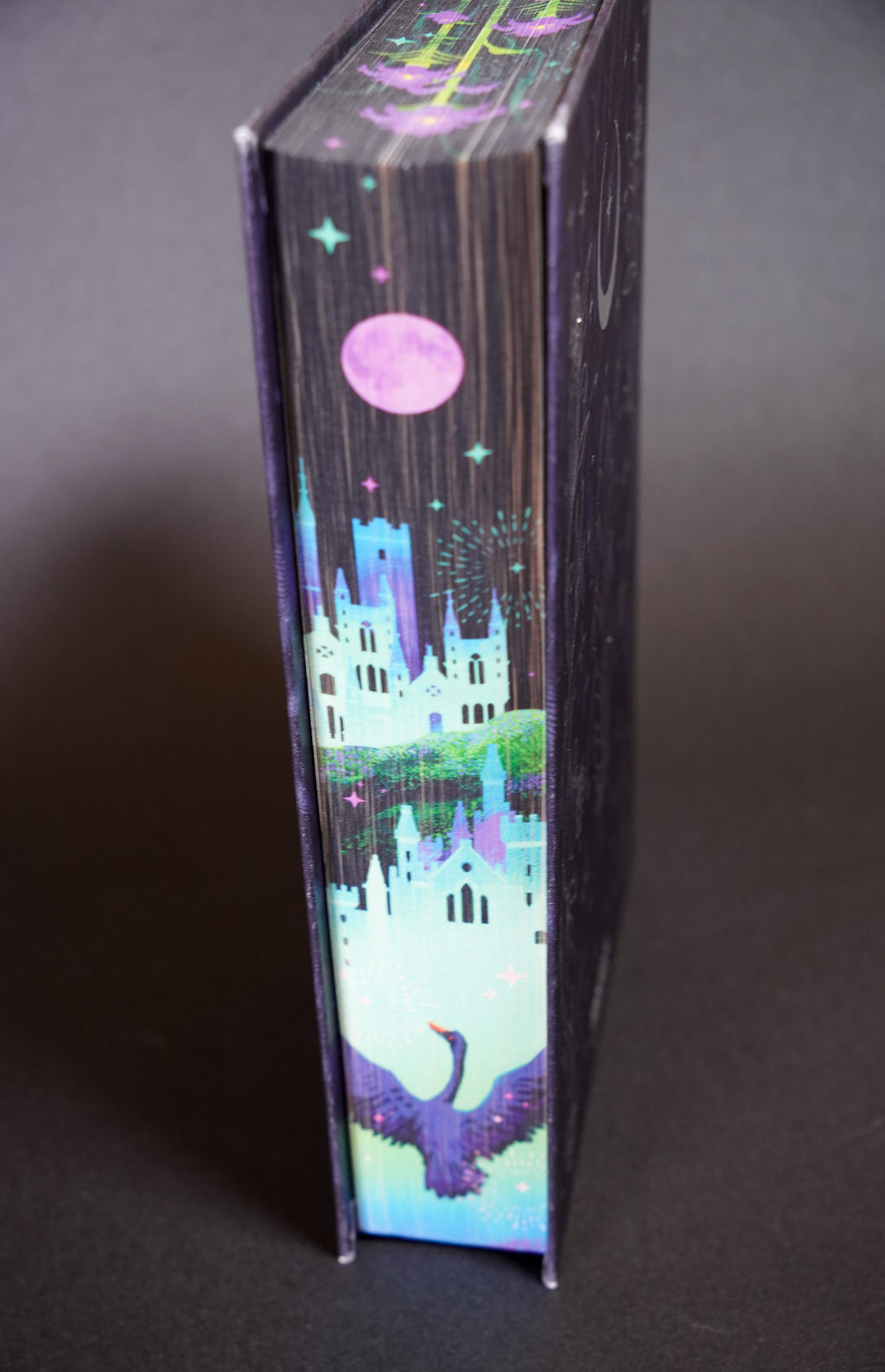 Decorated fore-edge
