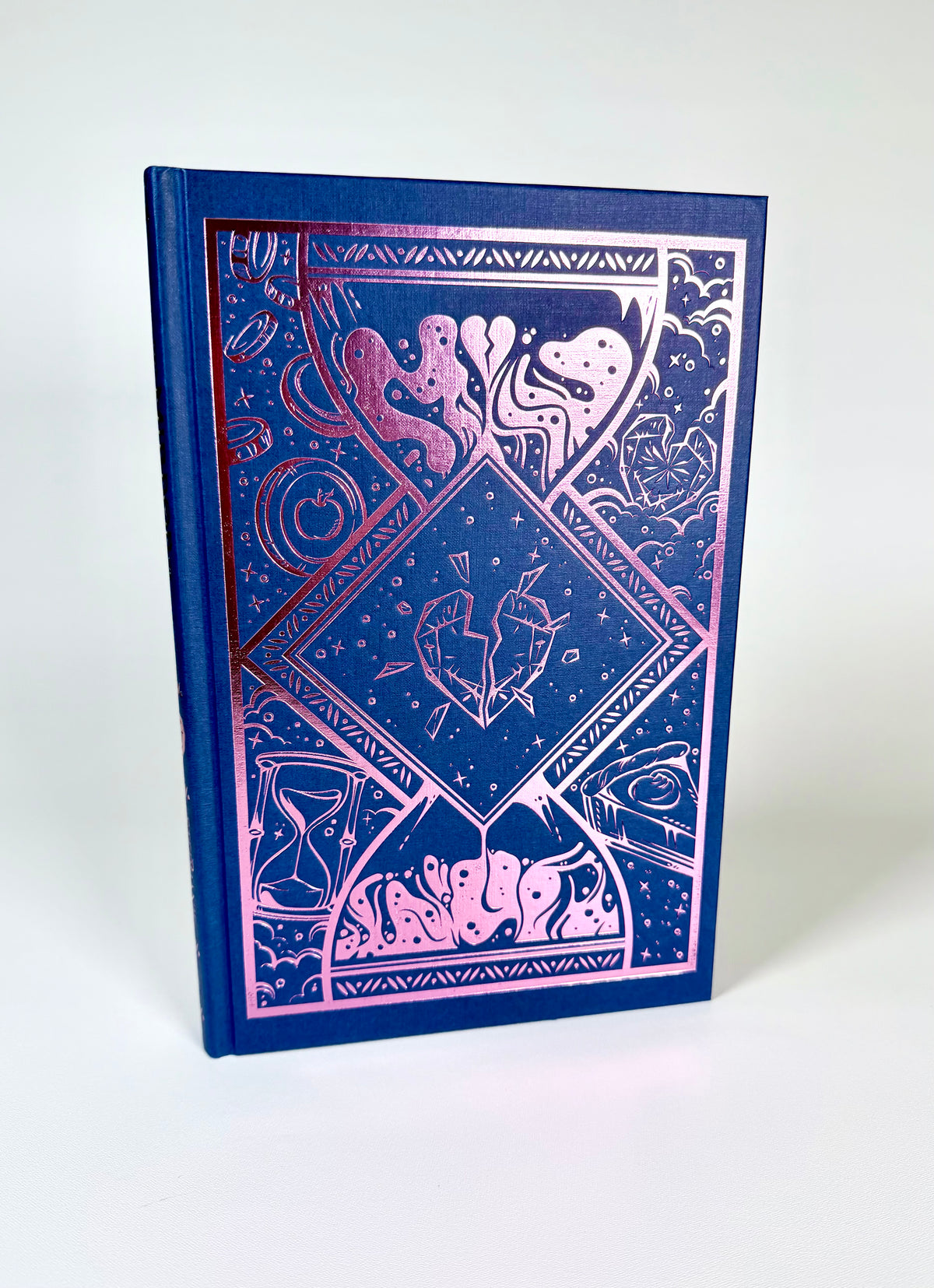 The Mirror of Infinite Endings Waterstones Exclusive Edition additional photographed detail