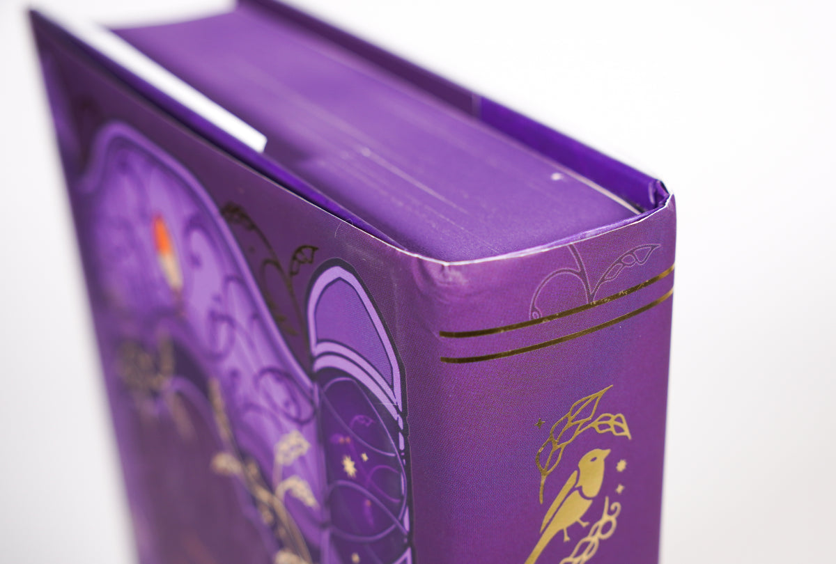 The Robin on the Oak Throne FairyLoot upper corner and spine-end close-up