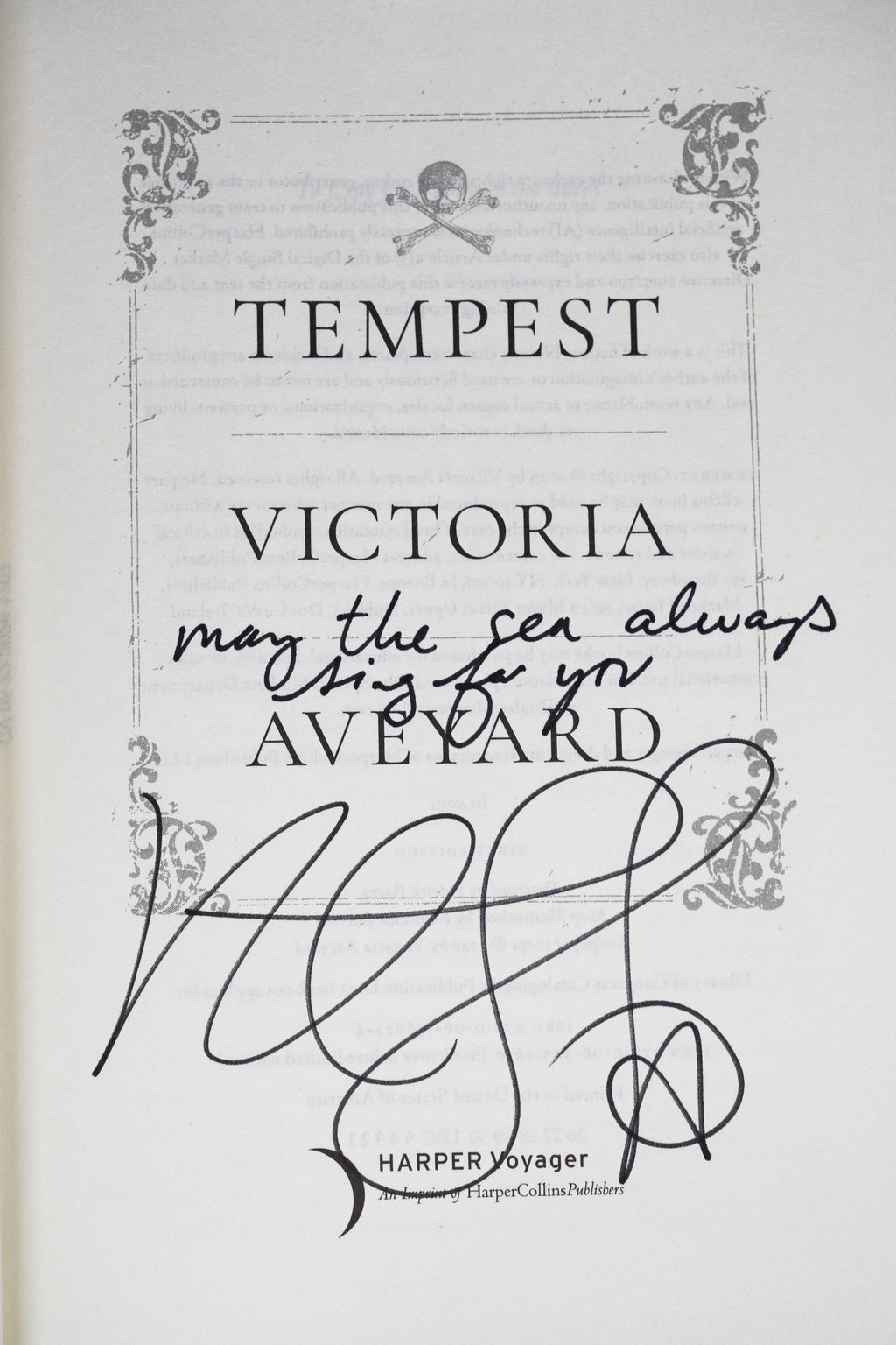 Victoria Aveyard hand signature and handwritten May the sea always sing for you quote