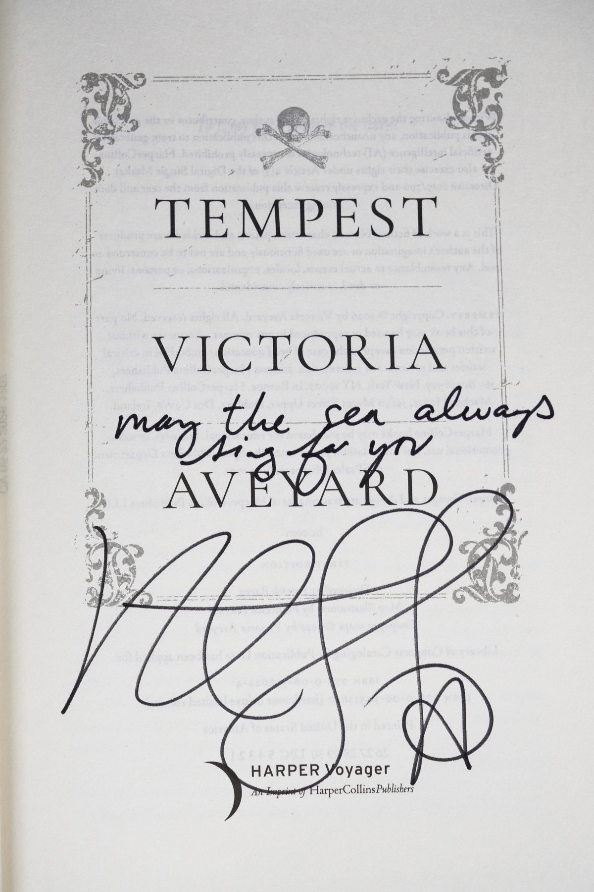 Victoria Aveyard hand signature and handwritten May the sea always sing for you quote