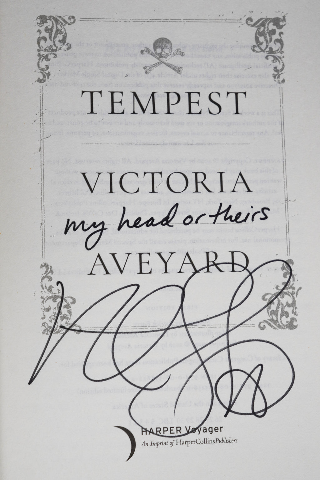 Victoria Aveyard hand signature and handwritten My head or theirs quote