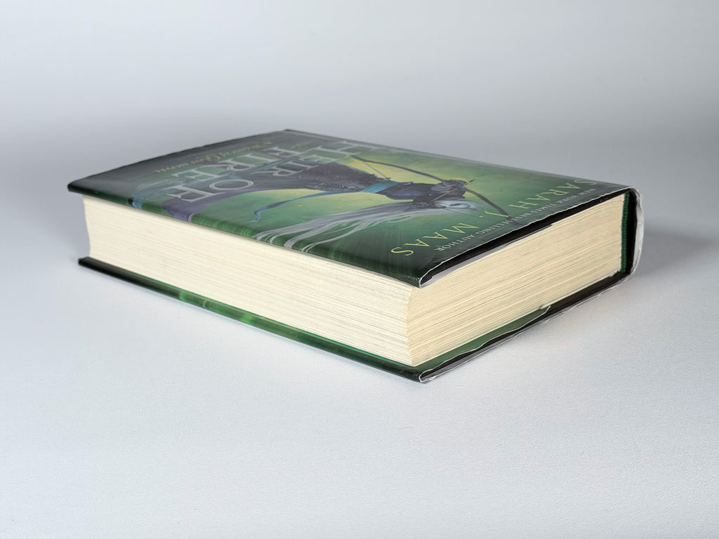 Heir of Fire: page-edge and jacket view